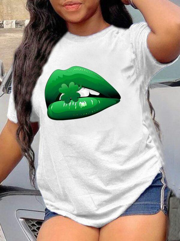 Green lucky lip graphic t-shirt
